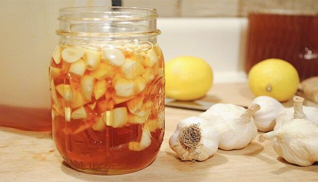 Garlic tincture against parasites.